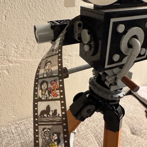 Lego Disney 100 camera - Picture 6 of 12